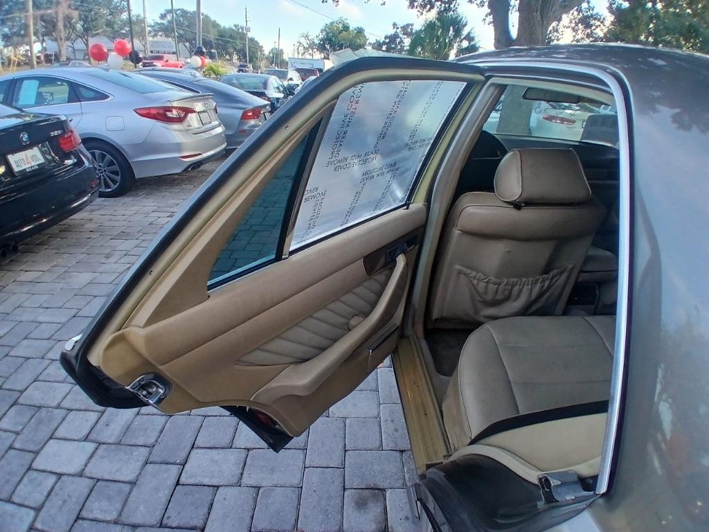 1989 Mercedes-Benz 300 - Photo 11