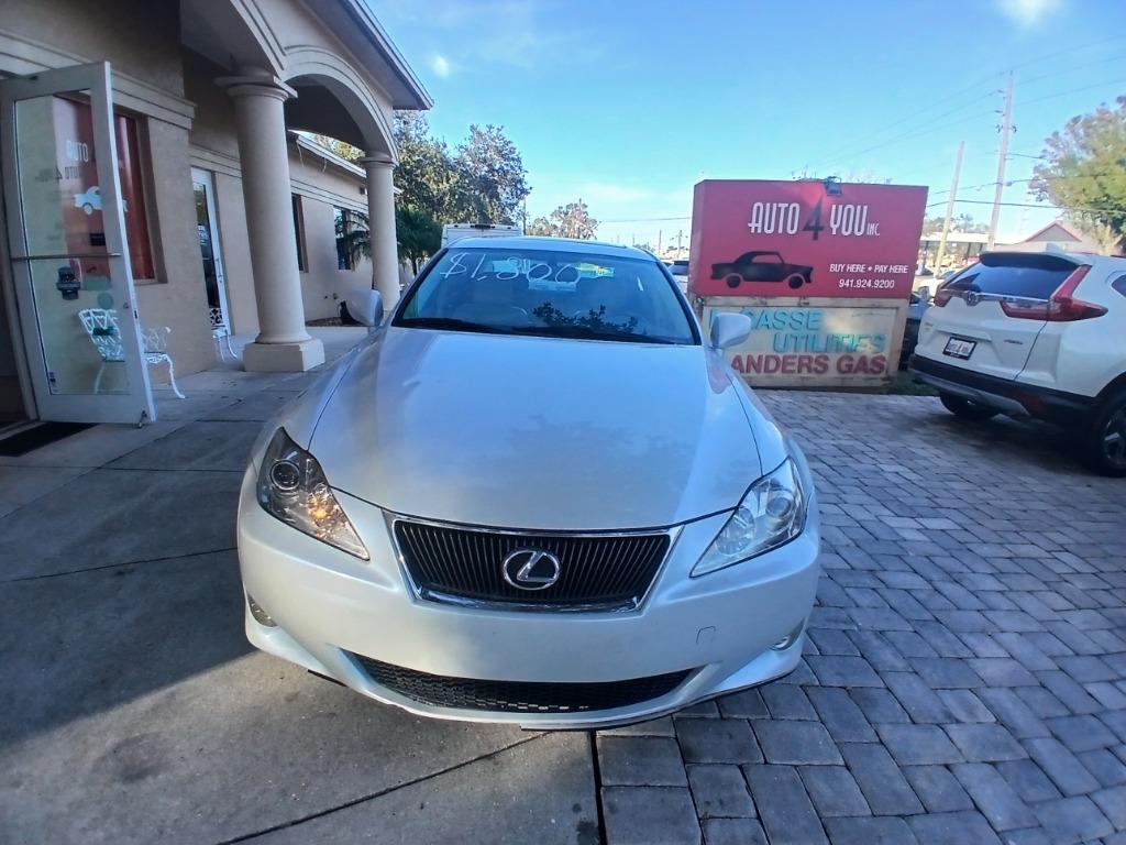 2007 Lexus IS 350's photo