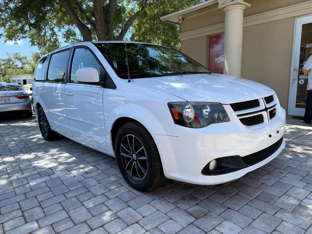 2016 Dodge Grand Caravan R/T's photo